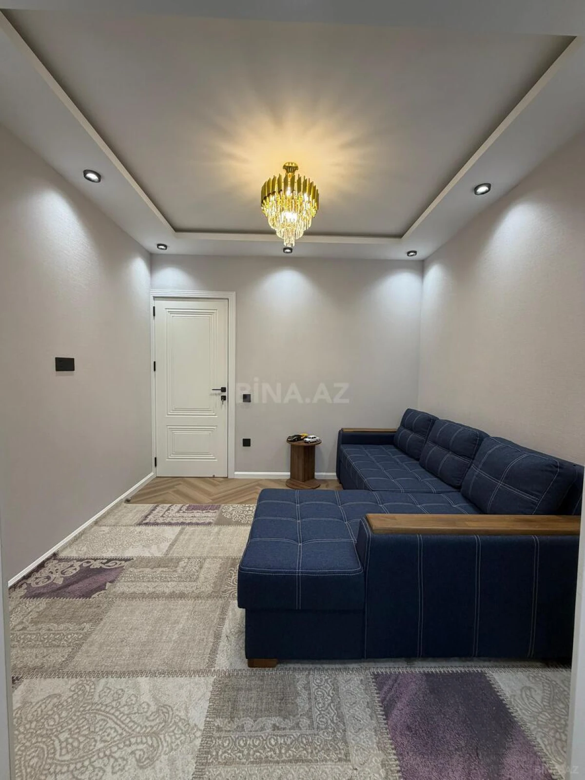 Satılır 5 otaqlı mənzil 120 m²