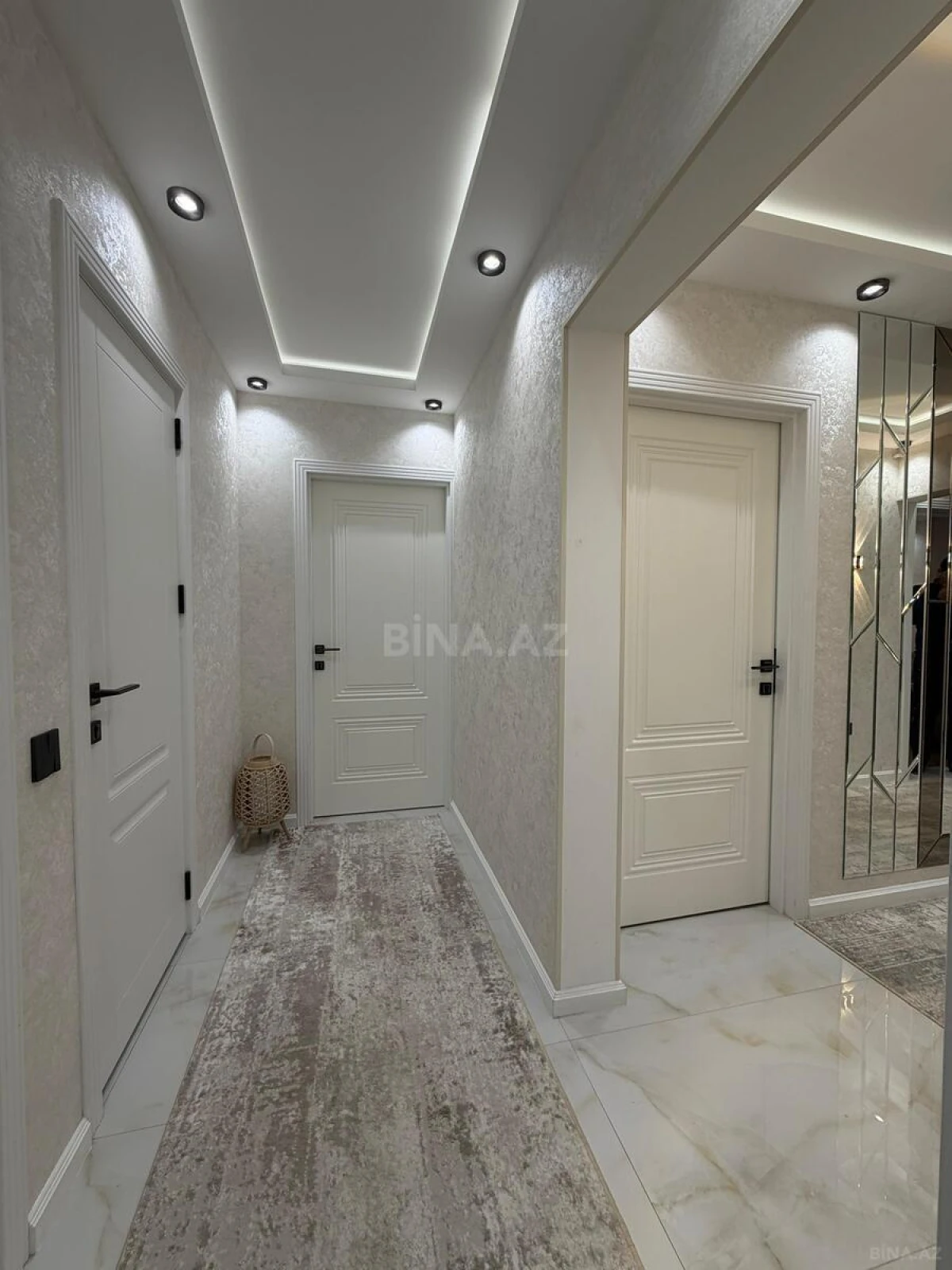Satılır 5 otaqlı mənzil 120 m²
