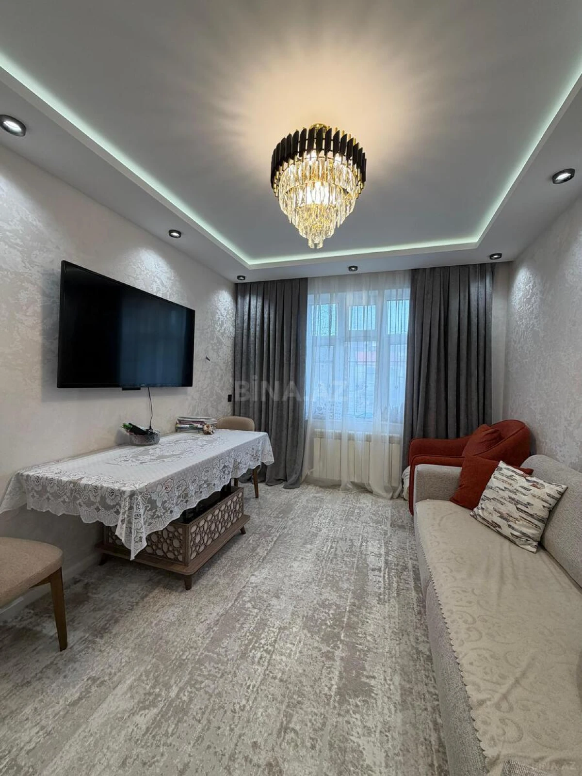 Satılır 5 otaqlı mənzil 120 m²