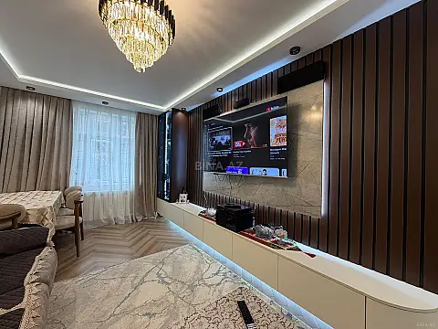 Satılır 5 otaqlı mənzil 120 m²