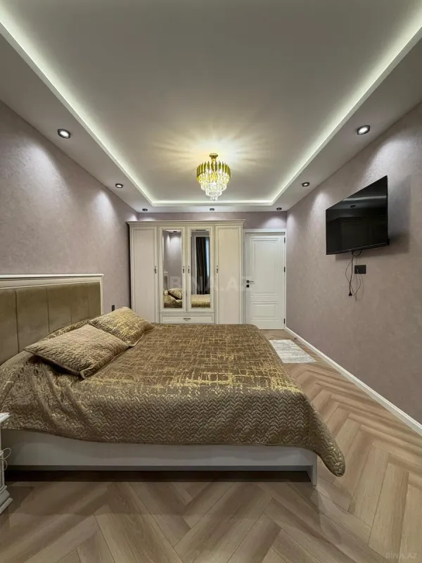Satılır 5 otaqlı mənzil 120 m²
