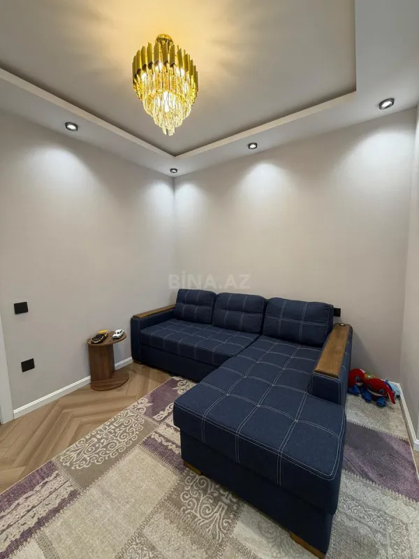 Satılır 5 otaqlı mənzil 120 m²