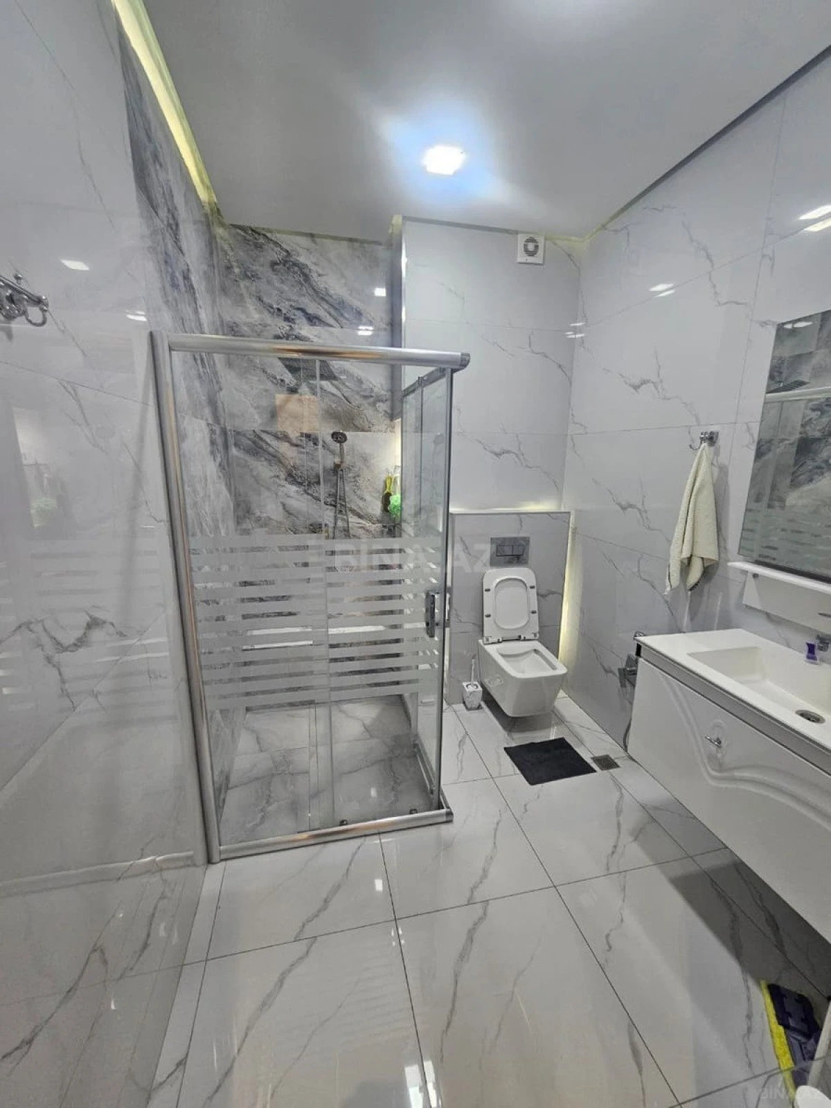 Satılır 2 otaqlı mənzil 59 m²