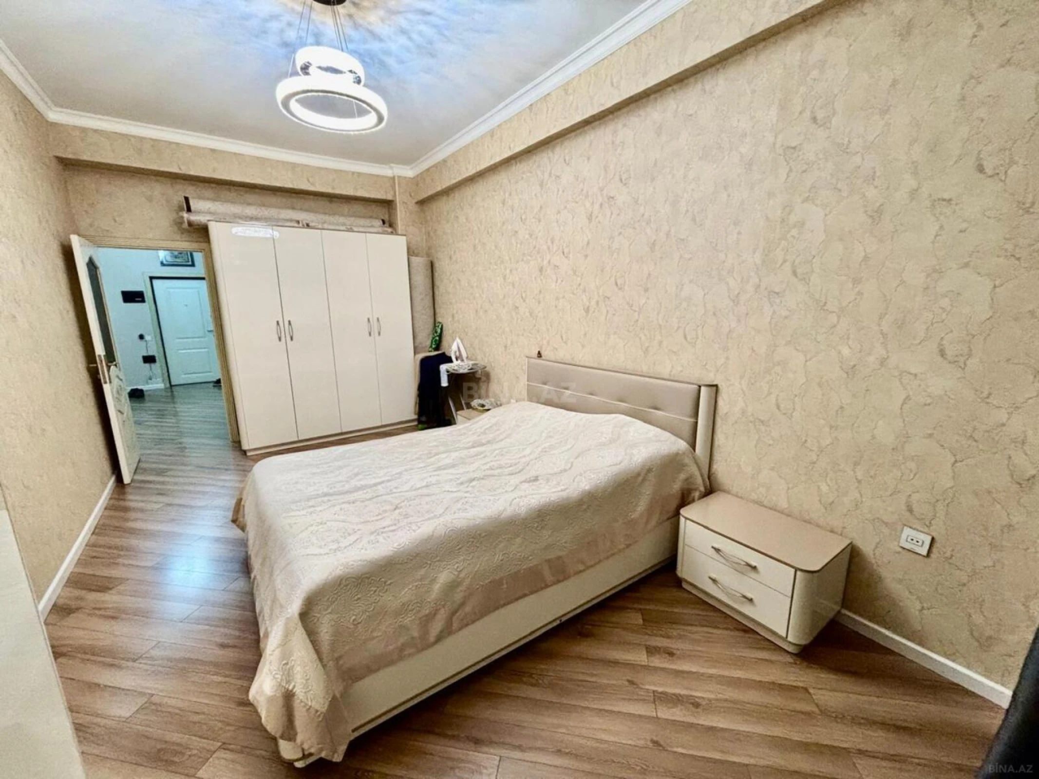 Satılır 2 otaqlı mənzil 75 m²