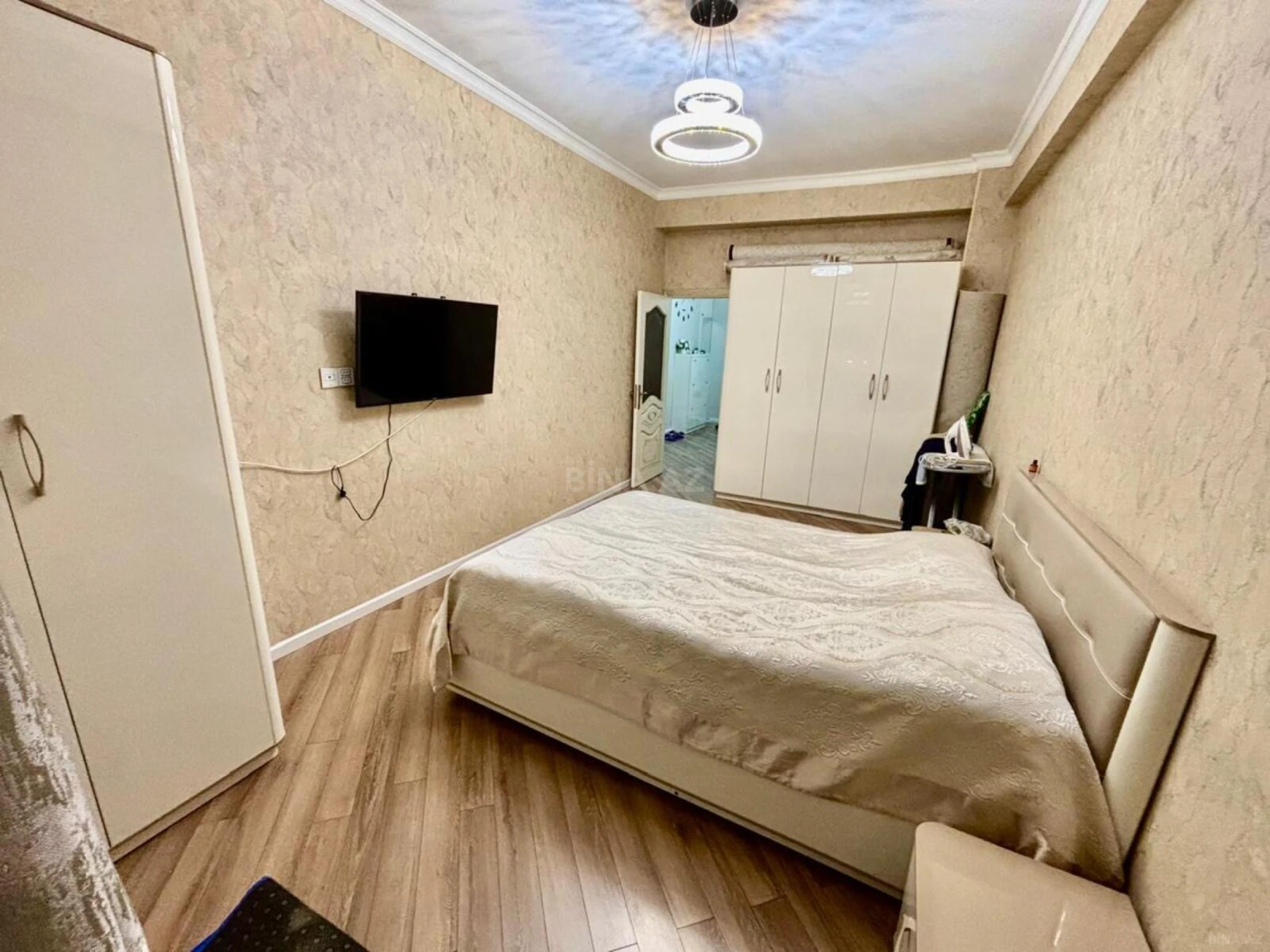 Satılır 2 otaqlı mənzil 75 m²