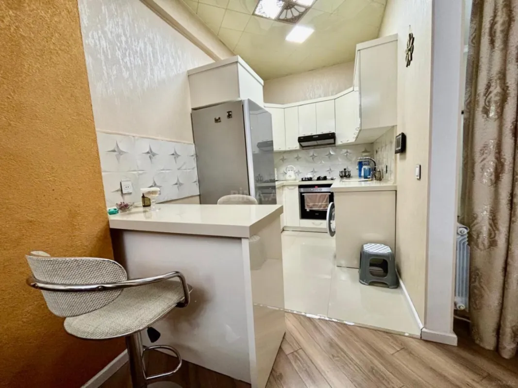 Satılır 2 otaqlı mənzil 75 m²