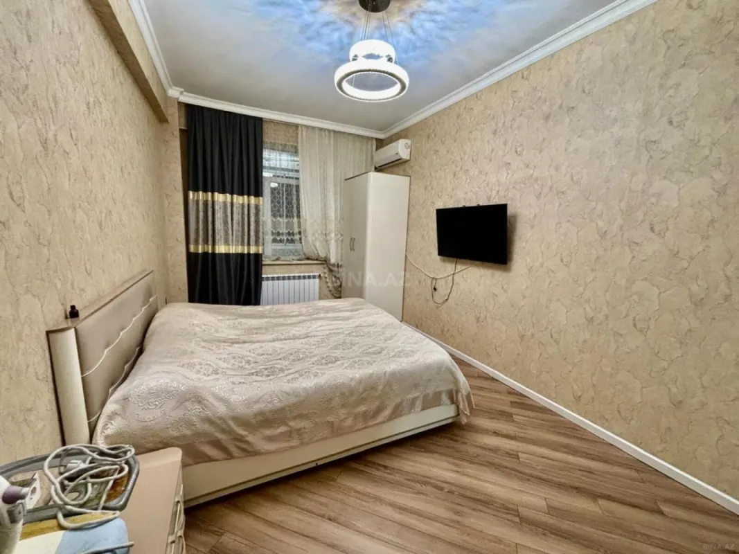 Satılır 2 otaqlı mənzil 75 m²
