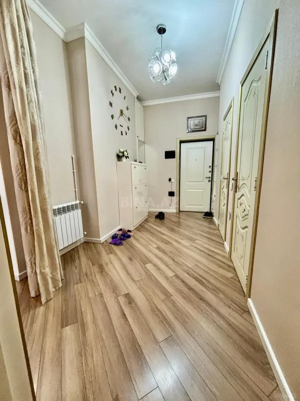 Satılır 2 otaqlı mənzil 75 m²