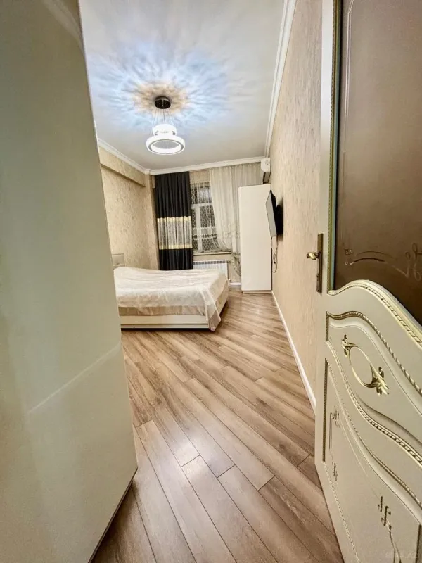 Satılır 2 otaqlı mənzil 75 m²