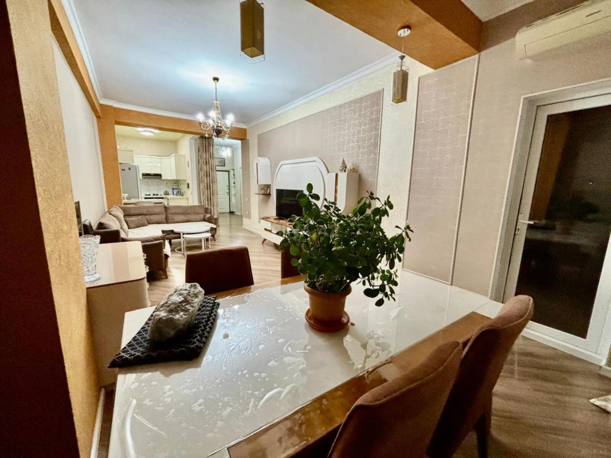 Satılır 2 otaqlı mənzil 75 m²