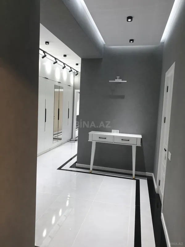 Kirayə verilir 3 otaqlı mənzil 145 m²