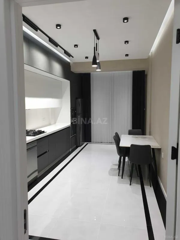Kirayə verilir 3 otaqlı mənzil 145 m²