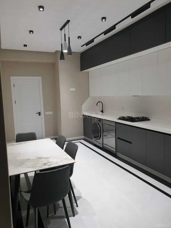 Kirayə verilir 3 otaqlı mənzil 145 m²