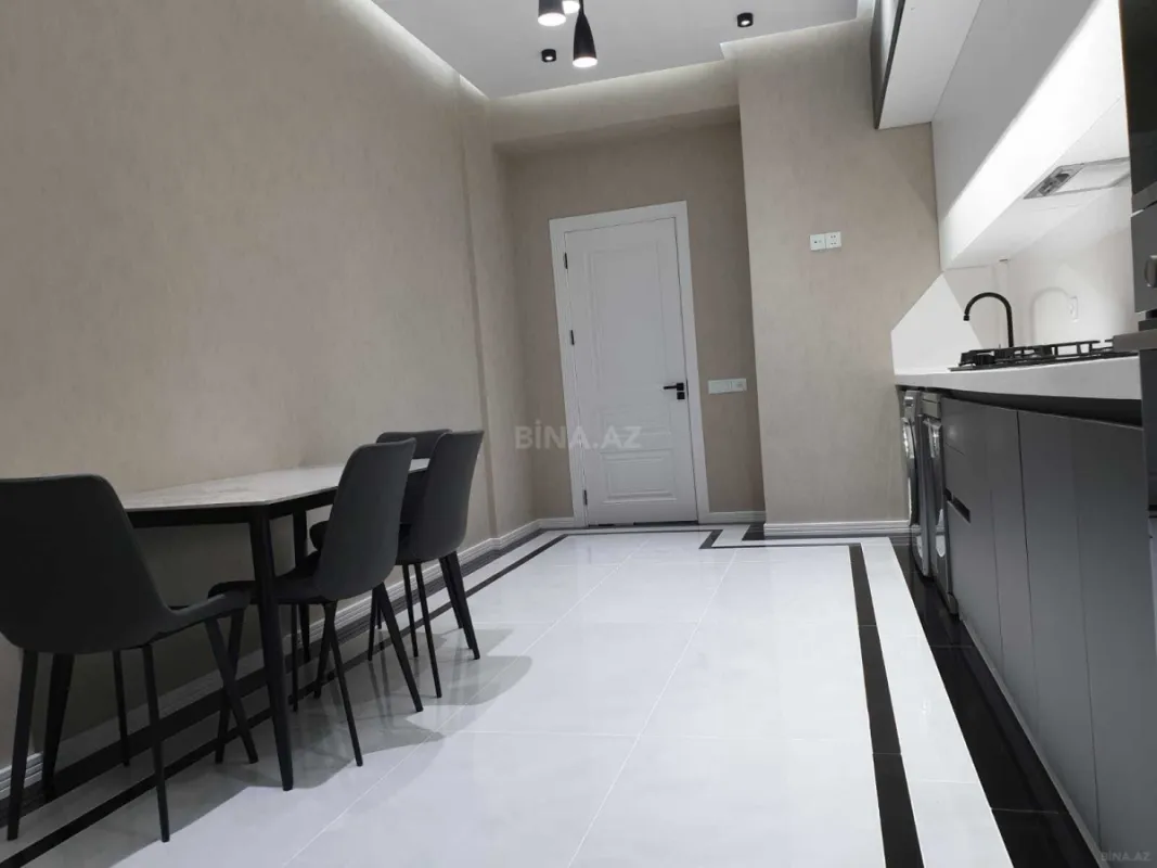 Kirayə verilir 3 otaqlı mənzil 145 m²