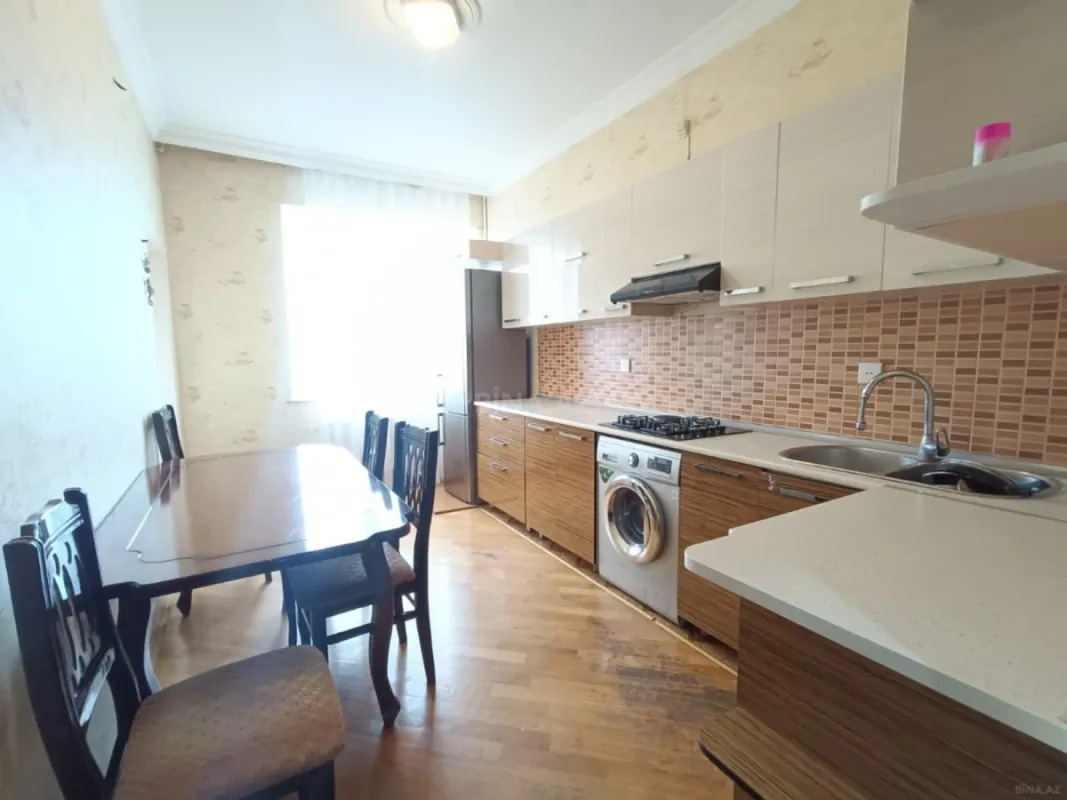 Kirayə verilir 2 otaqlı mənzil 85 m²