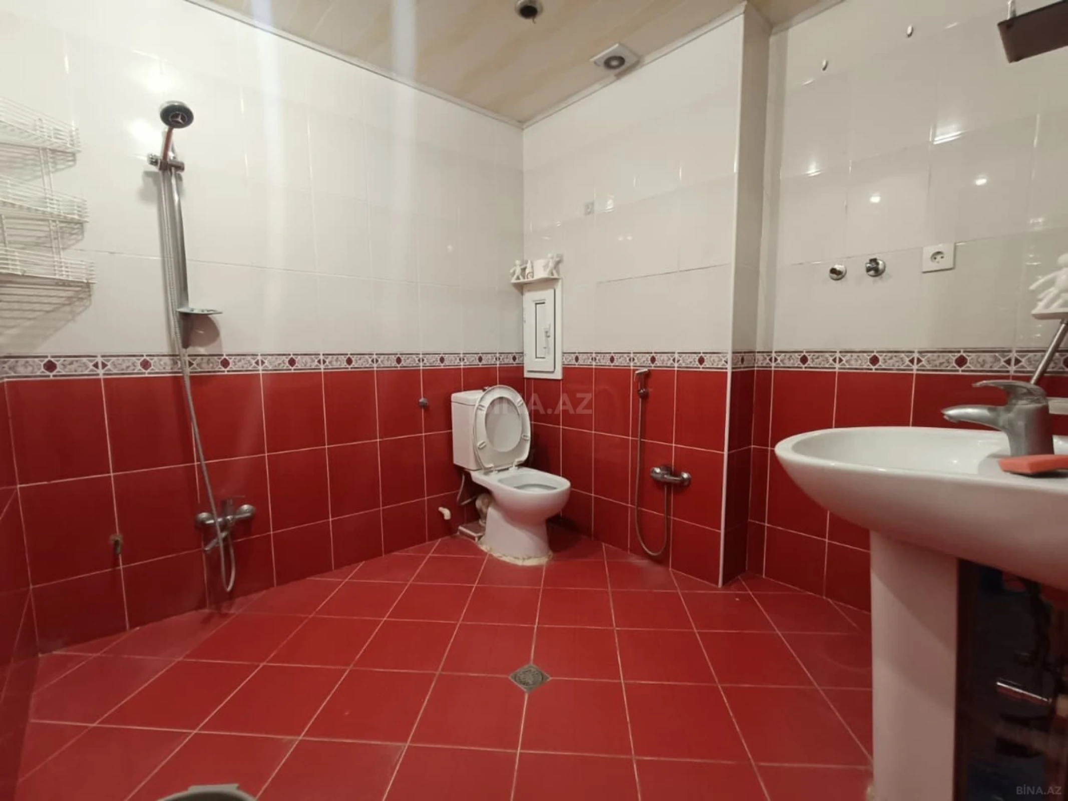 Kirayə verilir 2 otaqlı mənzil 85 m²