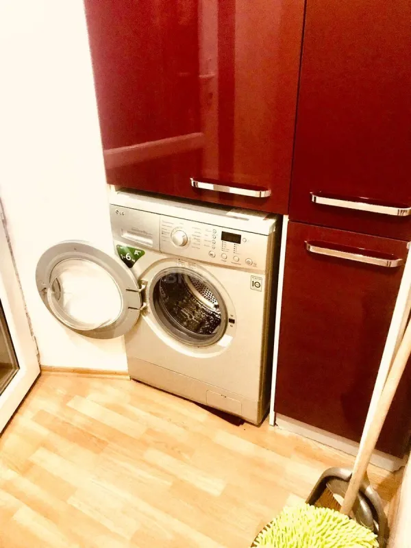 Kirayə verilir 3 otaqlı mənzil 130 m²