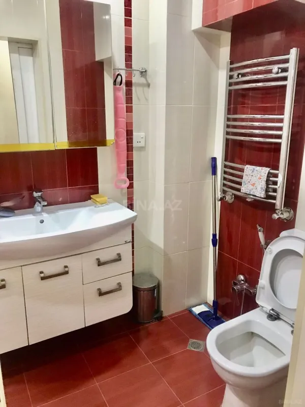 Kirayə verilir 3 otaqlı mənzil 130 m²