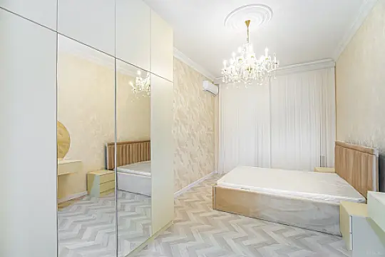 Satılır 3 otaqlı mənzil 87 m²