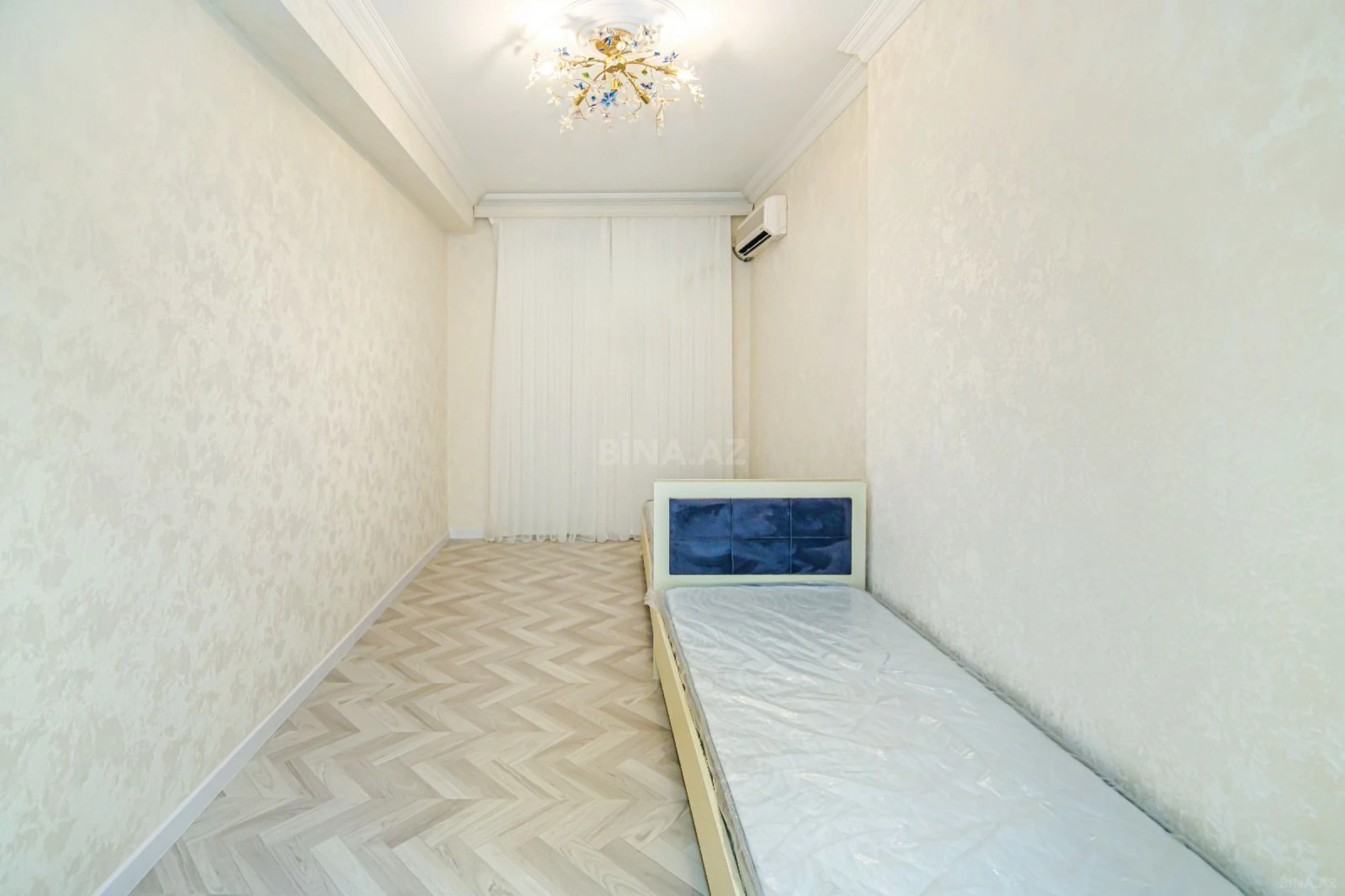 Satılır 3 otaqlı mənzil 87 m²