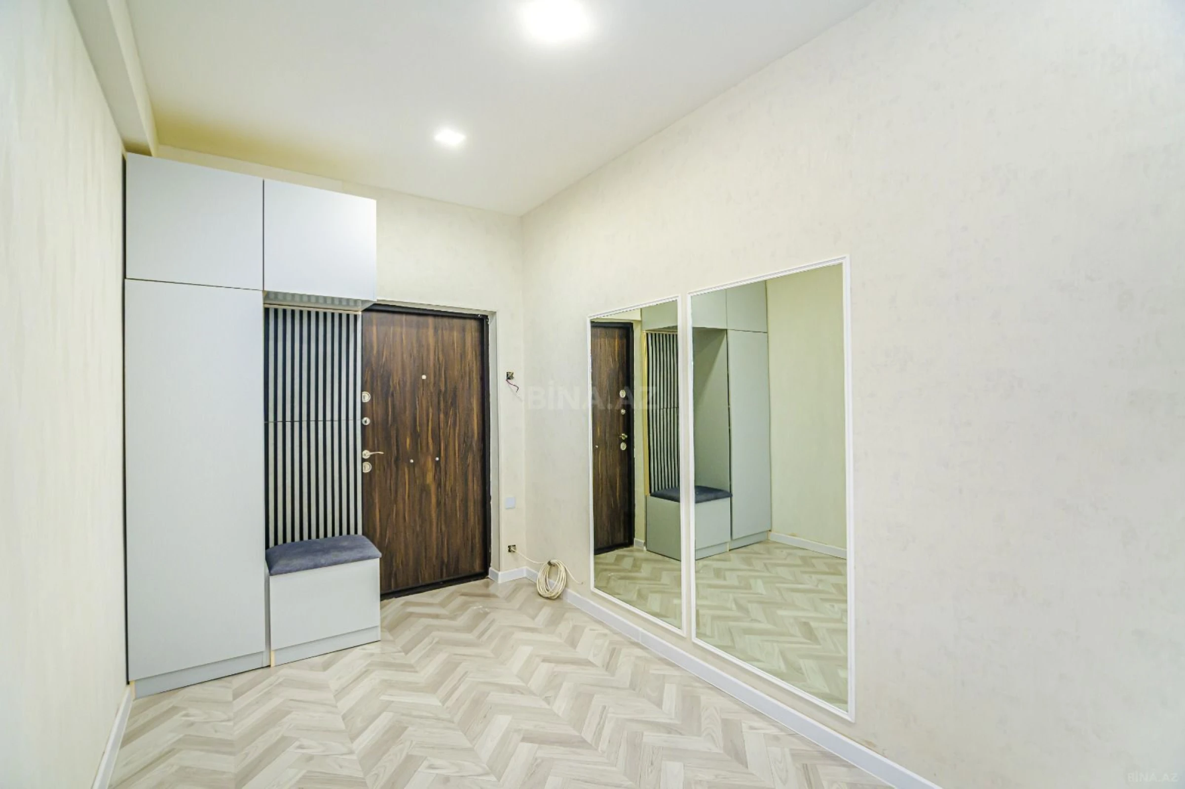 Satılır 3 otaqlı mənzil 87 m²