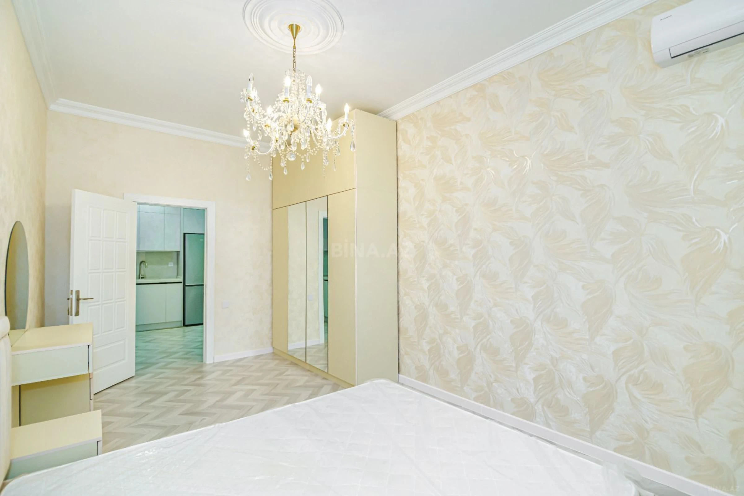 Satılır 3 otaqlı mənzil 87 m²