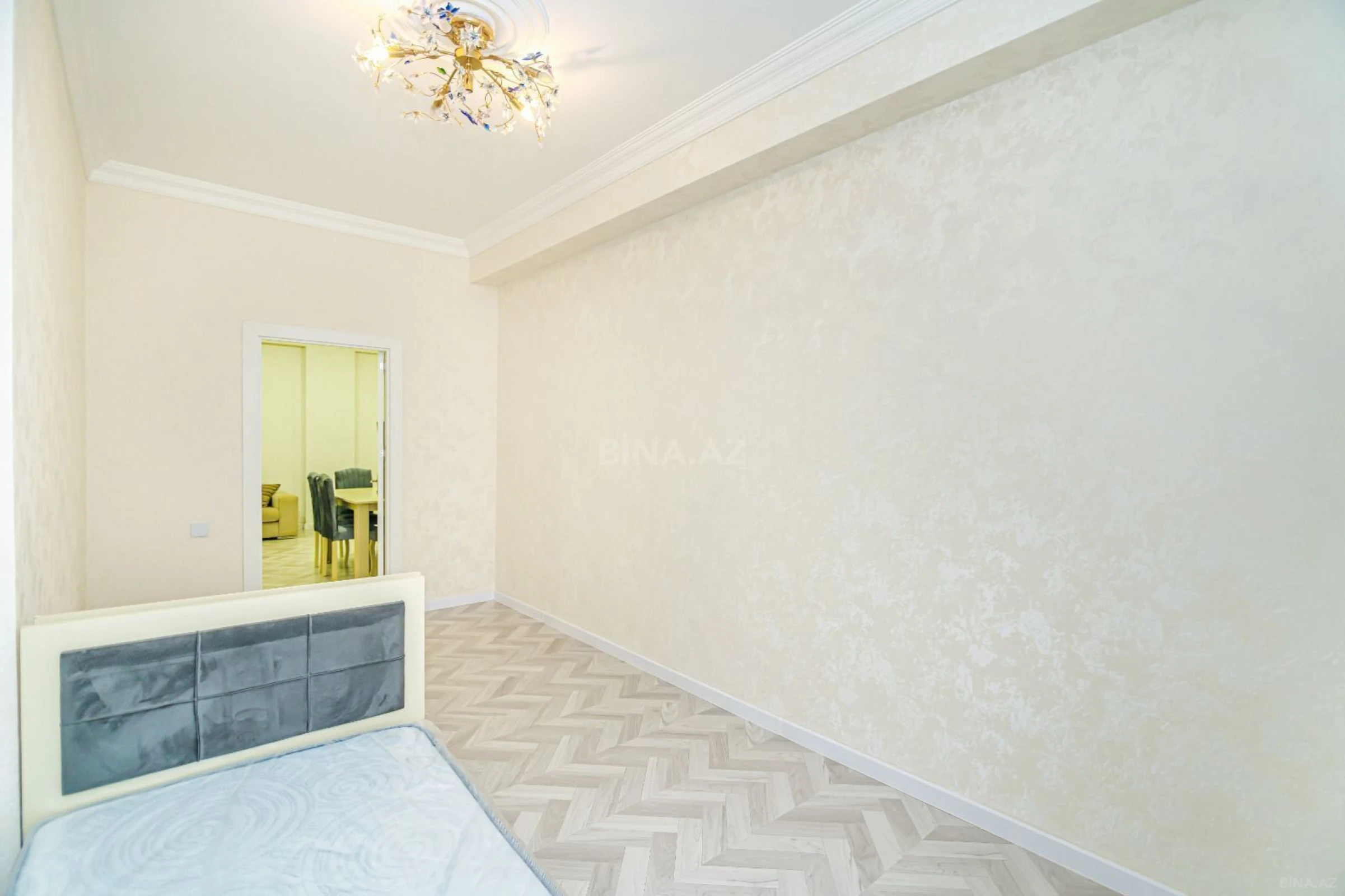 Satılır 3 otaqlı mənzil 87 m²