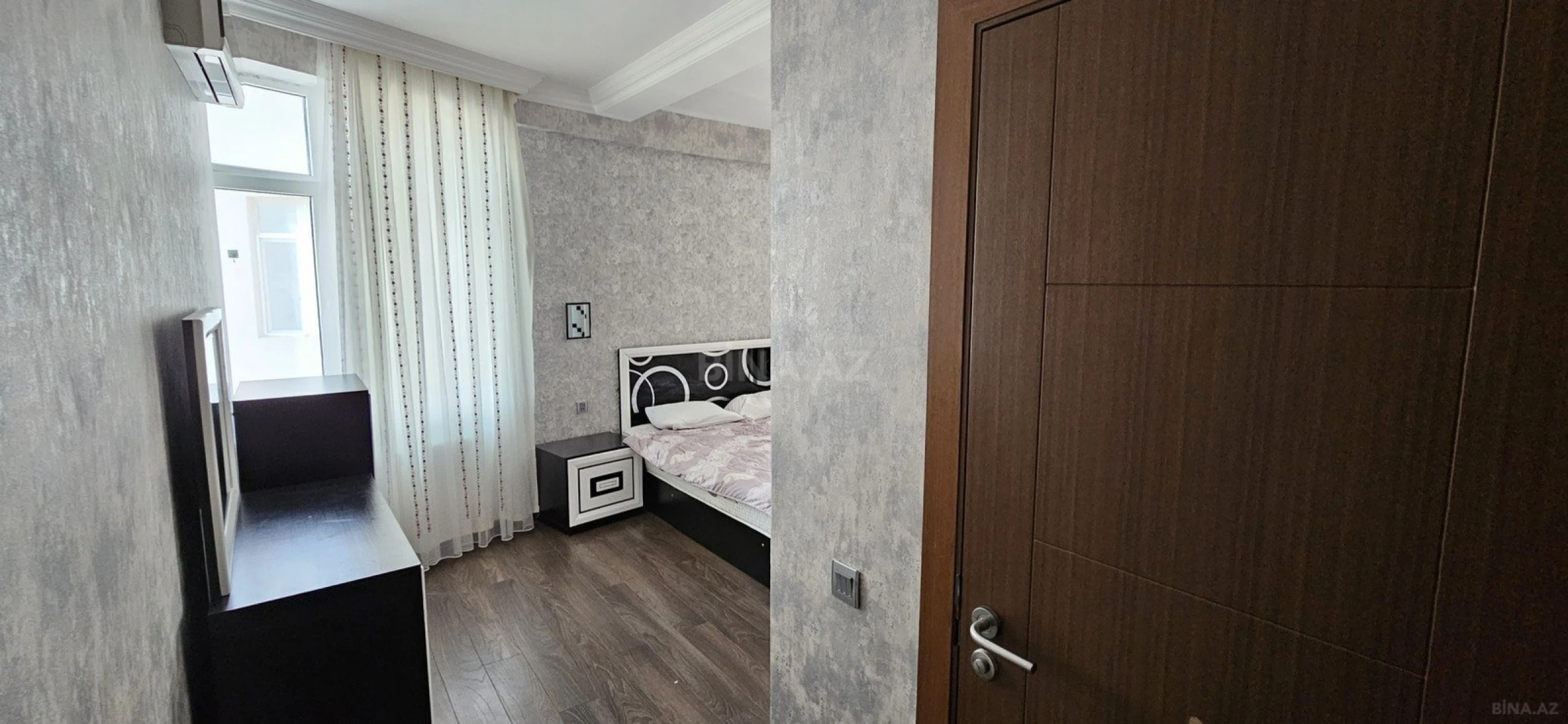 Kirayə verilir 4 otaqlı mənzil 170 m²
