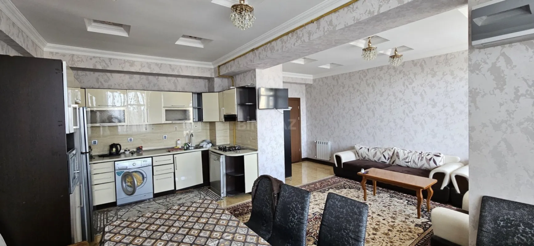 Kirayə verilir 4 otaqlı mənzil 170 m²