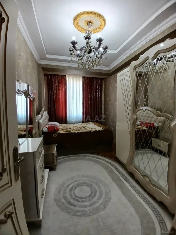 Satılır 3 otaqlı mənzil 120 m²