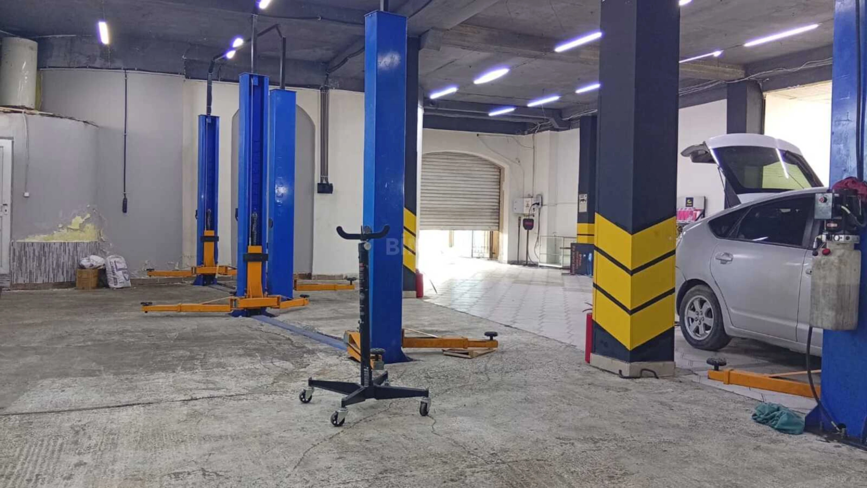 Kirayə verilir obyekt 300 m²