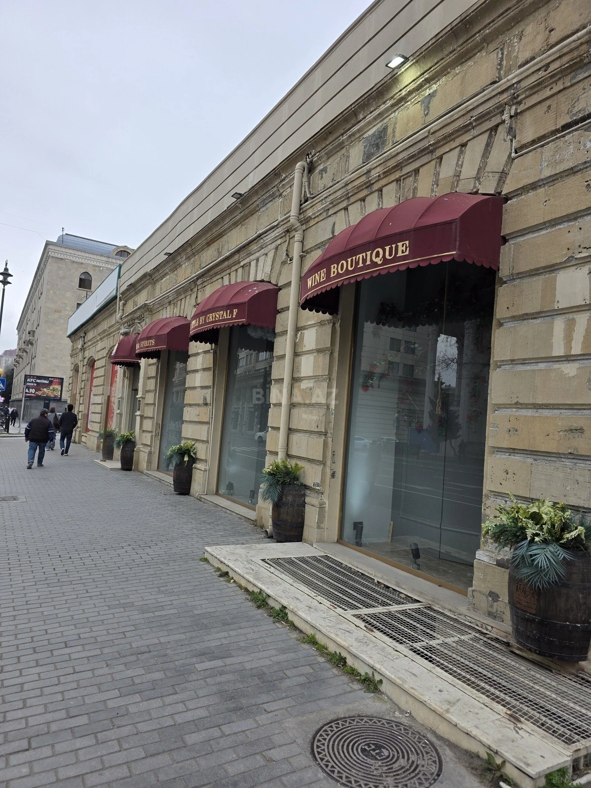 Kirayə verilir obyekt 160 m²