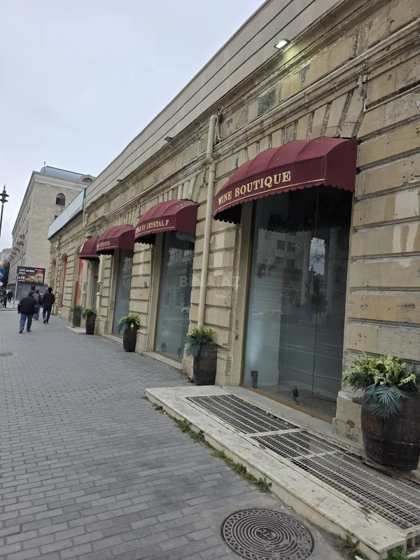 Kirayə verilir obyekt 160 m²