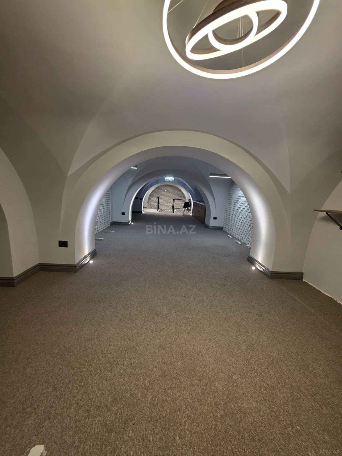 Kirayə verilir obyekt 160 m²