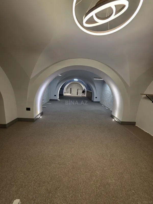 Kirayə verilir obyekt 160 m²