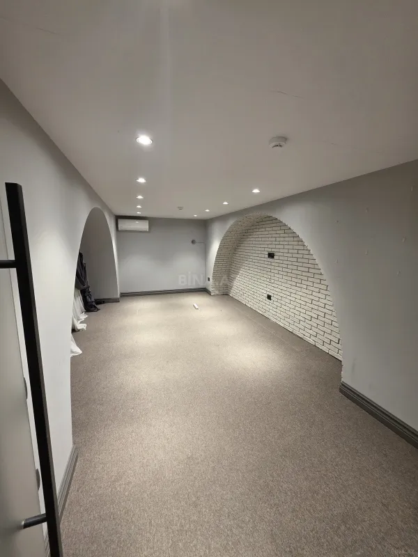 Kirayə verilir obyekt 160 m²