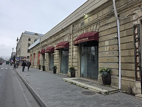 Kirayə verilir obyekt 160 m² — Bakı 160.00 m²