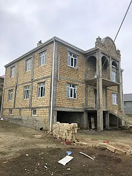 Satılır 9 otaqlı həyət evi 600 m²