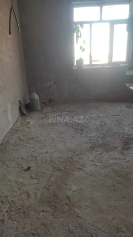 Satılır 9 otaqlı həyət evi 600 m²