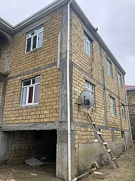 Satılır 9 otaqlı həyət evi 600 m²