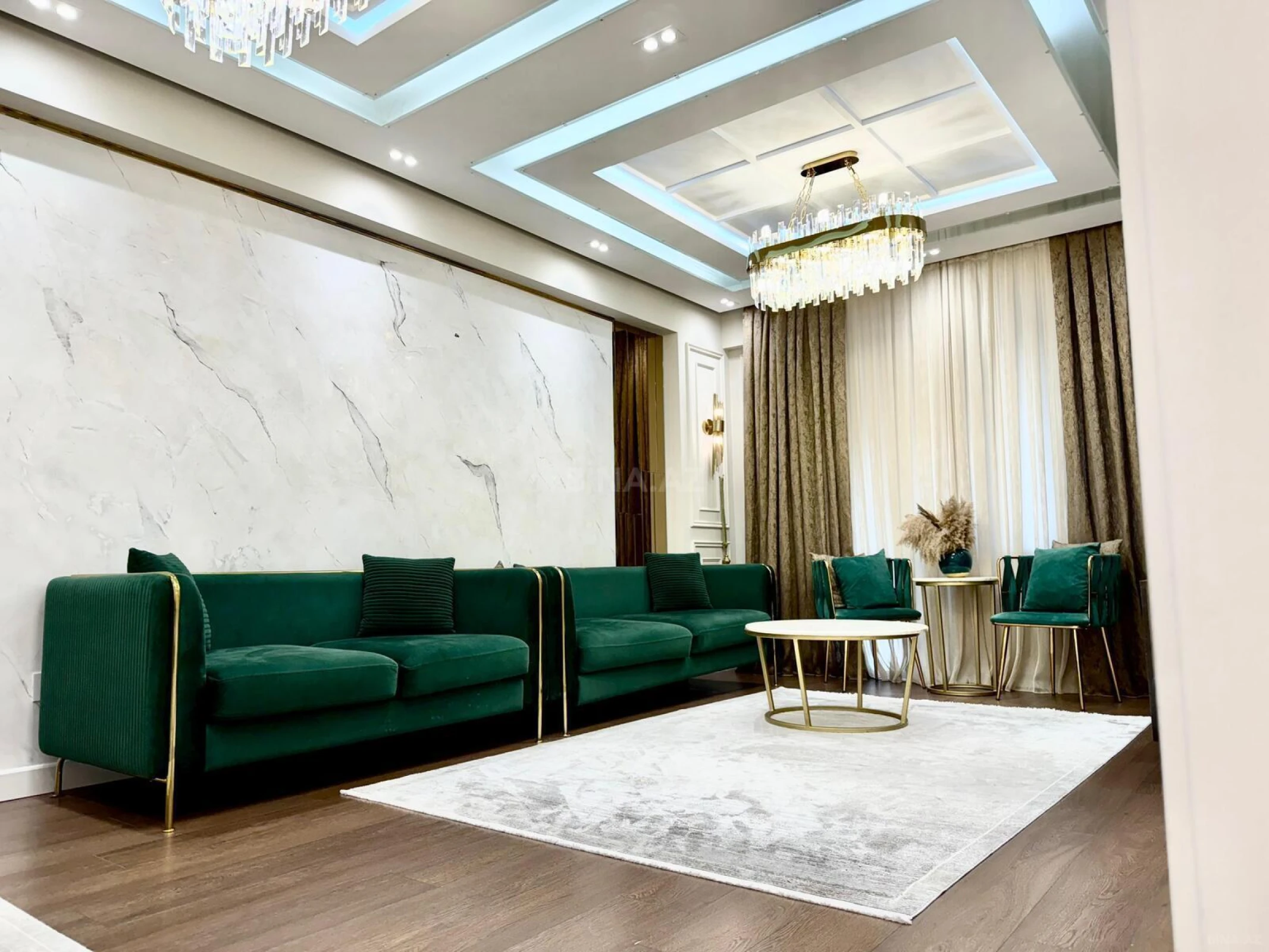Satılır 4 otaqlı mənzil 156 m²