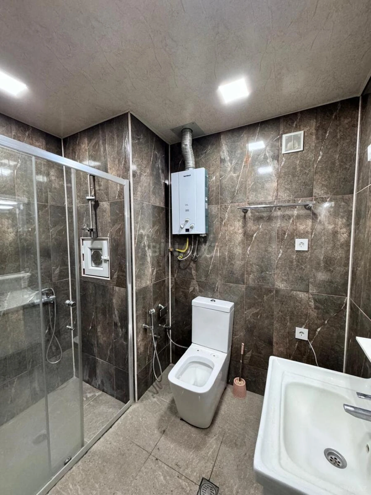 Satılır 2 otaqlı mənzil 55 m²