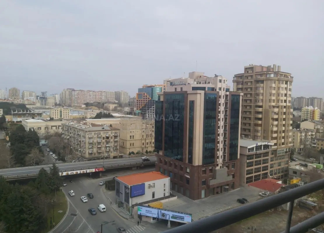 Satılır 3 otaqlı mənzil 110 m²