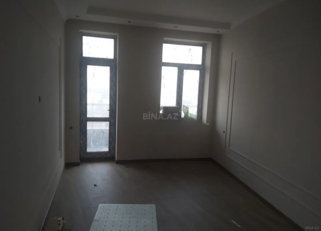Satılır 3 otaqlı mənzil 110 m²