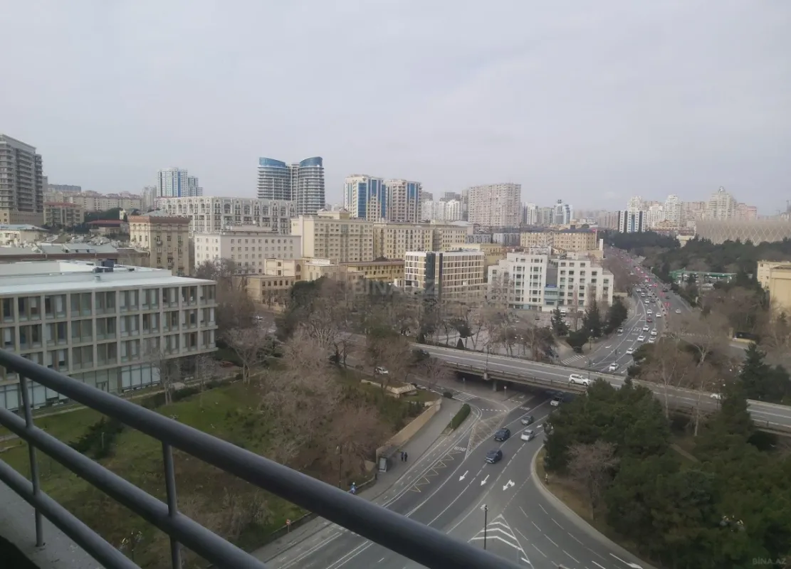 Satılır 3 otaqlı mənzil 110 m²