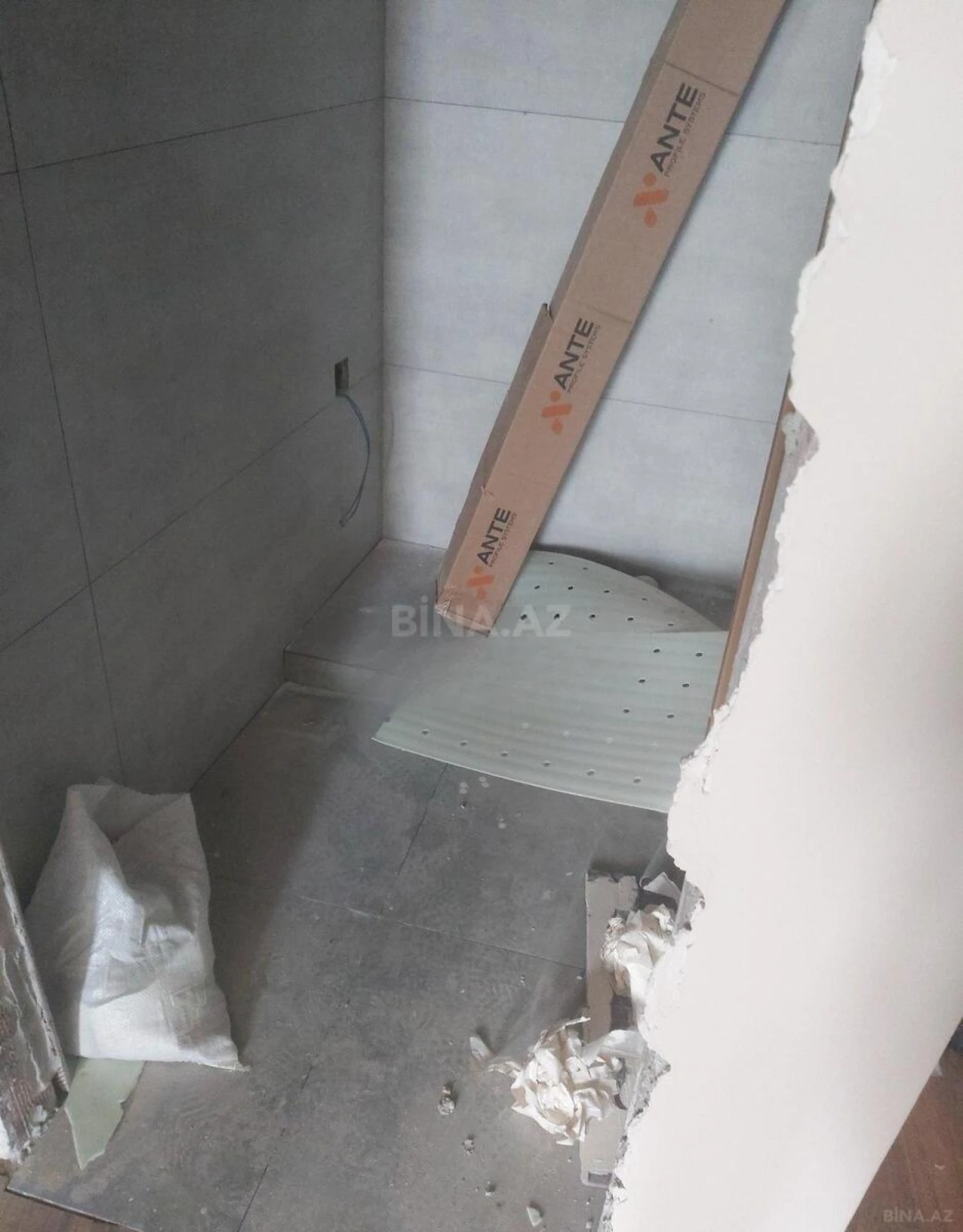 Satılır 3 otaqlı mənzil 110 m²