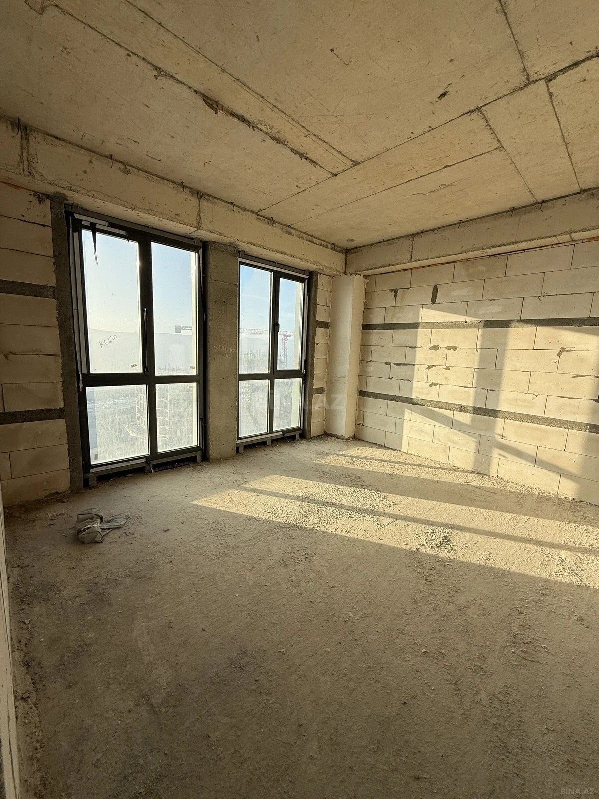 Satılır 2 otaqlı mənzil 62 m²