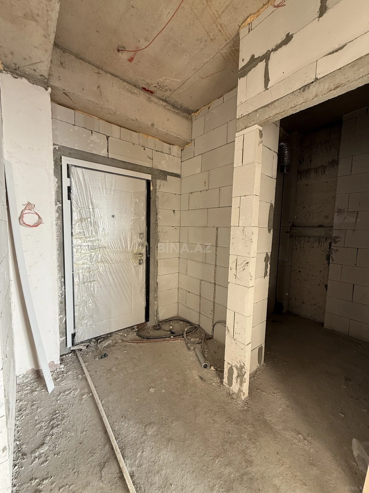 Satılır 2 otaqlı mənzil 62 m²