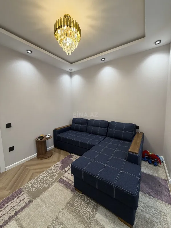 Satılır 5 otaqlı mənzil 120 m²
