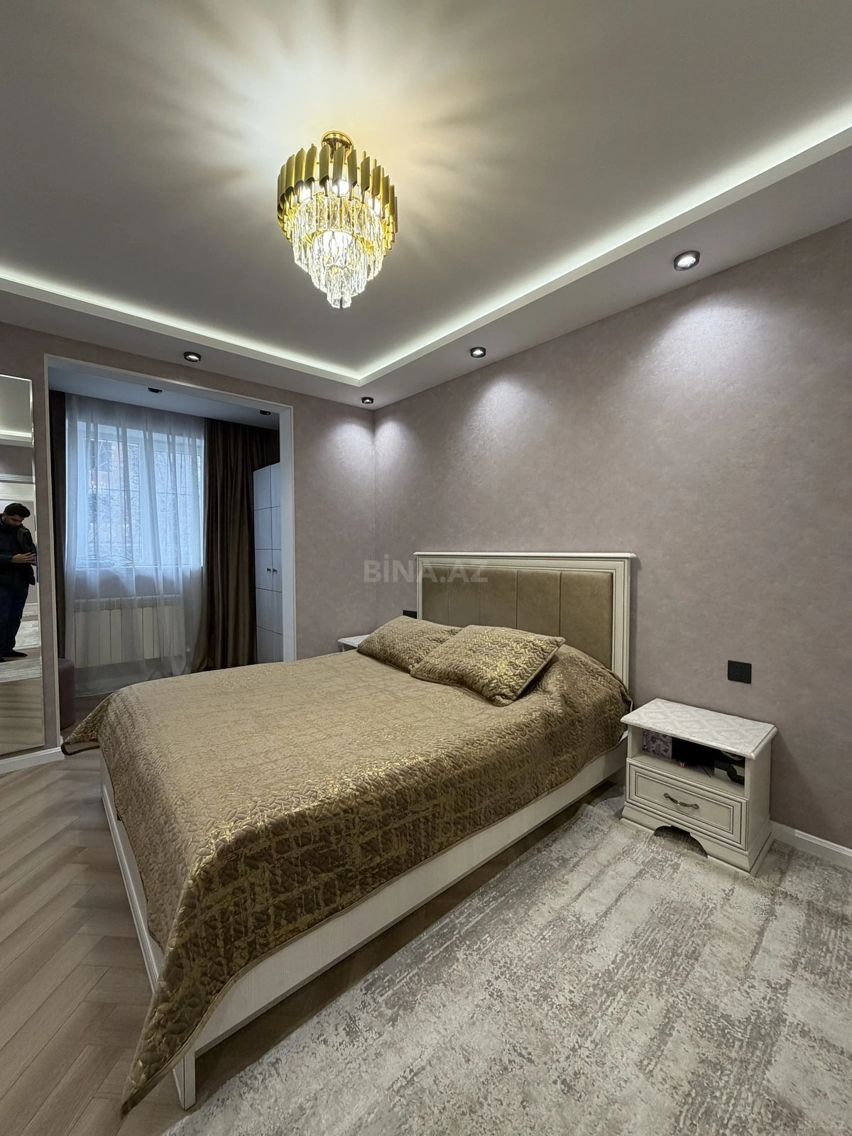 Satılır 5 otaqlı mənzil 120 m²